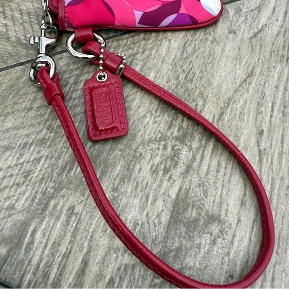 Coach Poppy Vintage Geometric Wristlet Clutch EUC - Picture 3 of 7